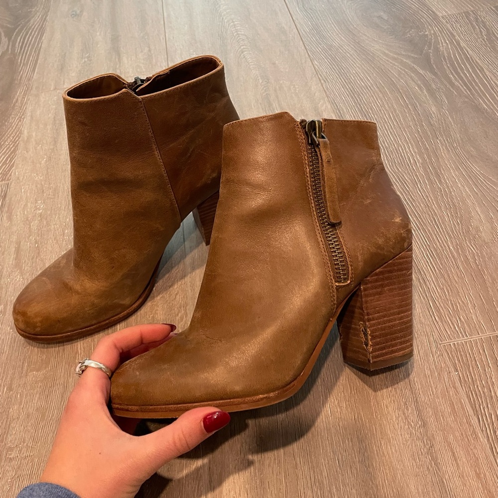 Gianni Bini leather booties
